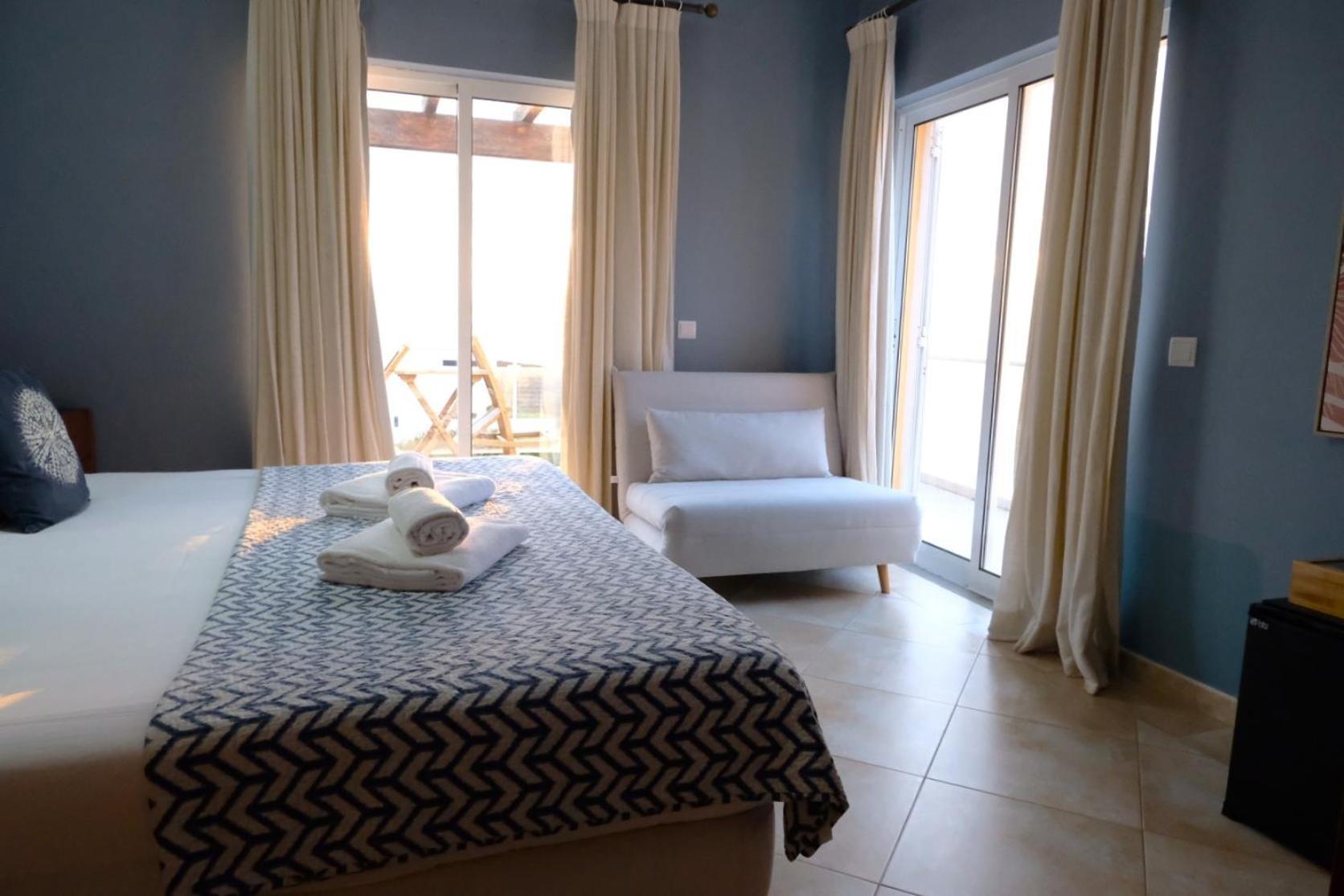 Arrifana Destination Suites Алжезур Экстерьер фото